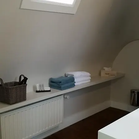 Charles Cabour Bed & Breakfast