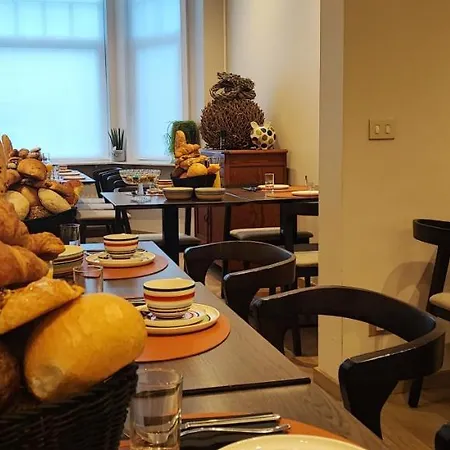 Alojamento de Acomodação e Pequeno-almoço Charles Cabour