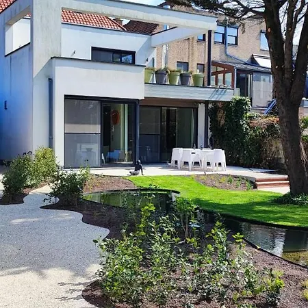 Charles Cabour Bed & Breakfast 3*