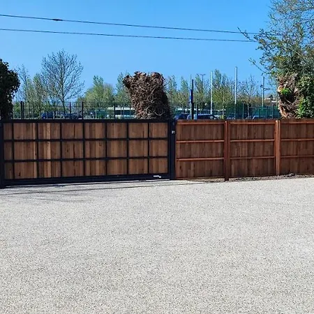 Nocleg ze śniadaniem Charles Cabour 3*