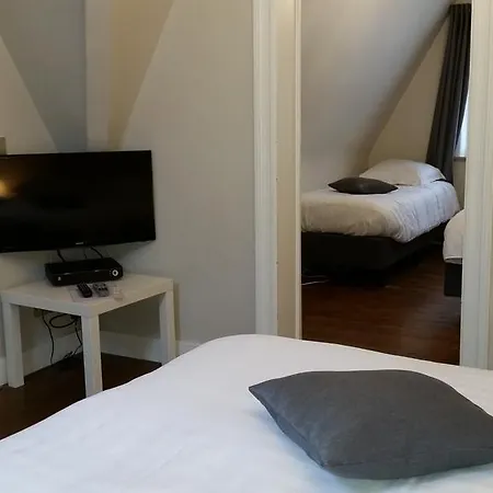 Alojamento de Acomodação e Pequeno-almoço Charles Cabour