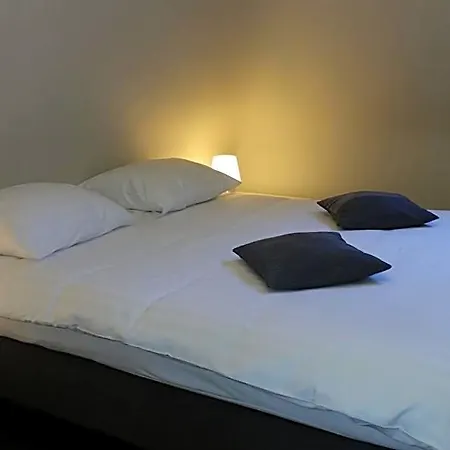 Charles Cabour Bed & Breakfast 3*