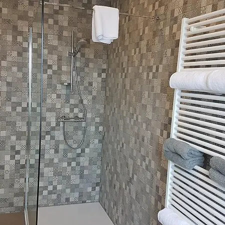 Nocleg ze śniadaniem Charles Cabour 3*