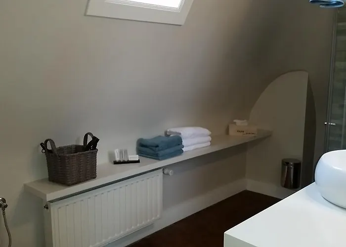 Charles Cabour Bed & Breakfast