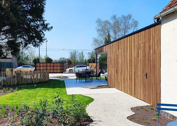 Charles Cabour Bed & Breakfast 3*