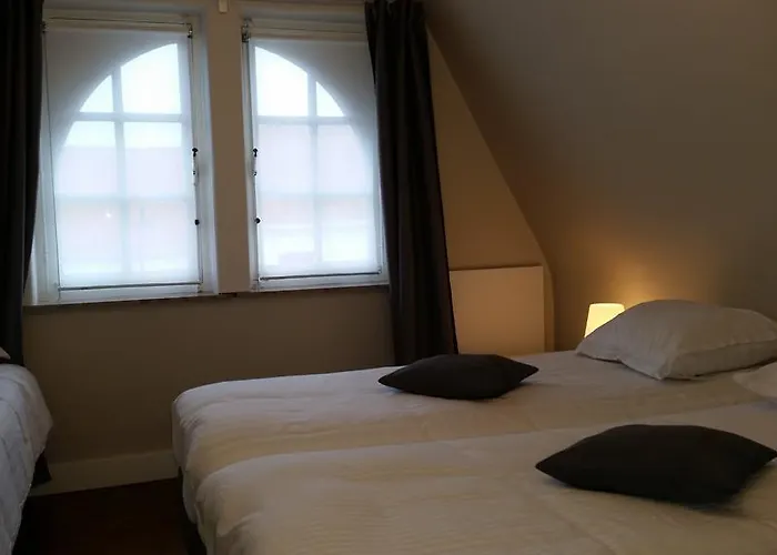 Charles Cabour 3* De Panne