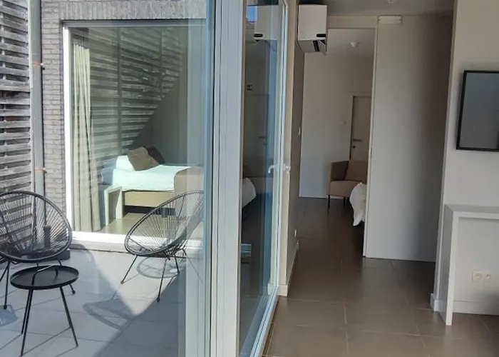 Charles Cabour 3* De Panne