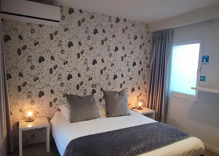 Charles Cabour 3* De Panne